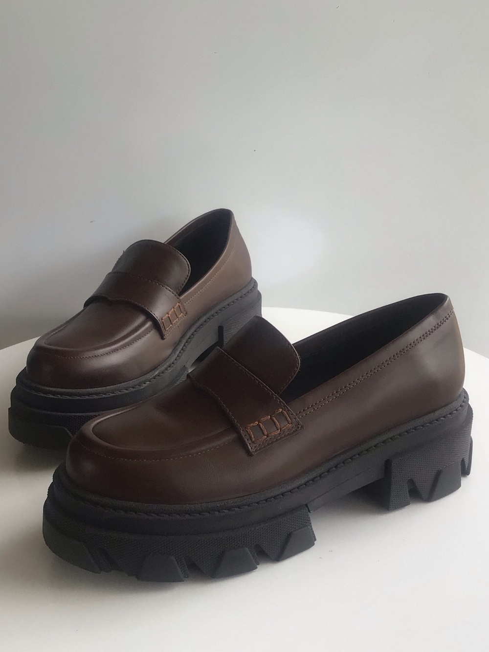 Alohas trailblazer brown chunky loafers size 38 7.5